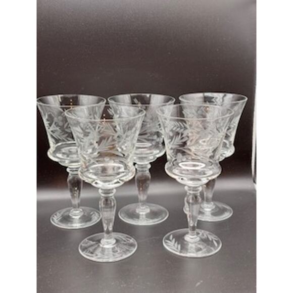 Set of 4 Vintage Etched Crystal Wine Glasses Elegant Stemware Cocktail READ - Picture 5 of 10